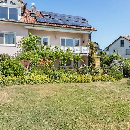 Appartement Haus Unterseeblick - Rosengarten Gaienhofen (Baden-Wurttemberg)